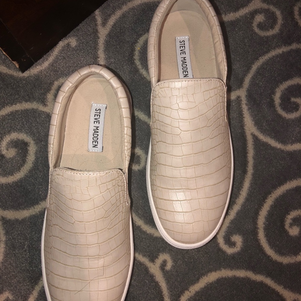 Shoes - Picture 2 of 3
